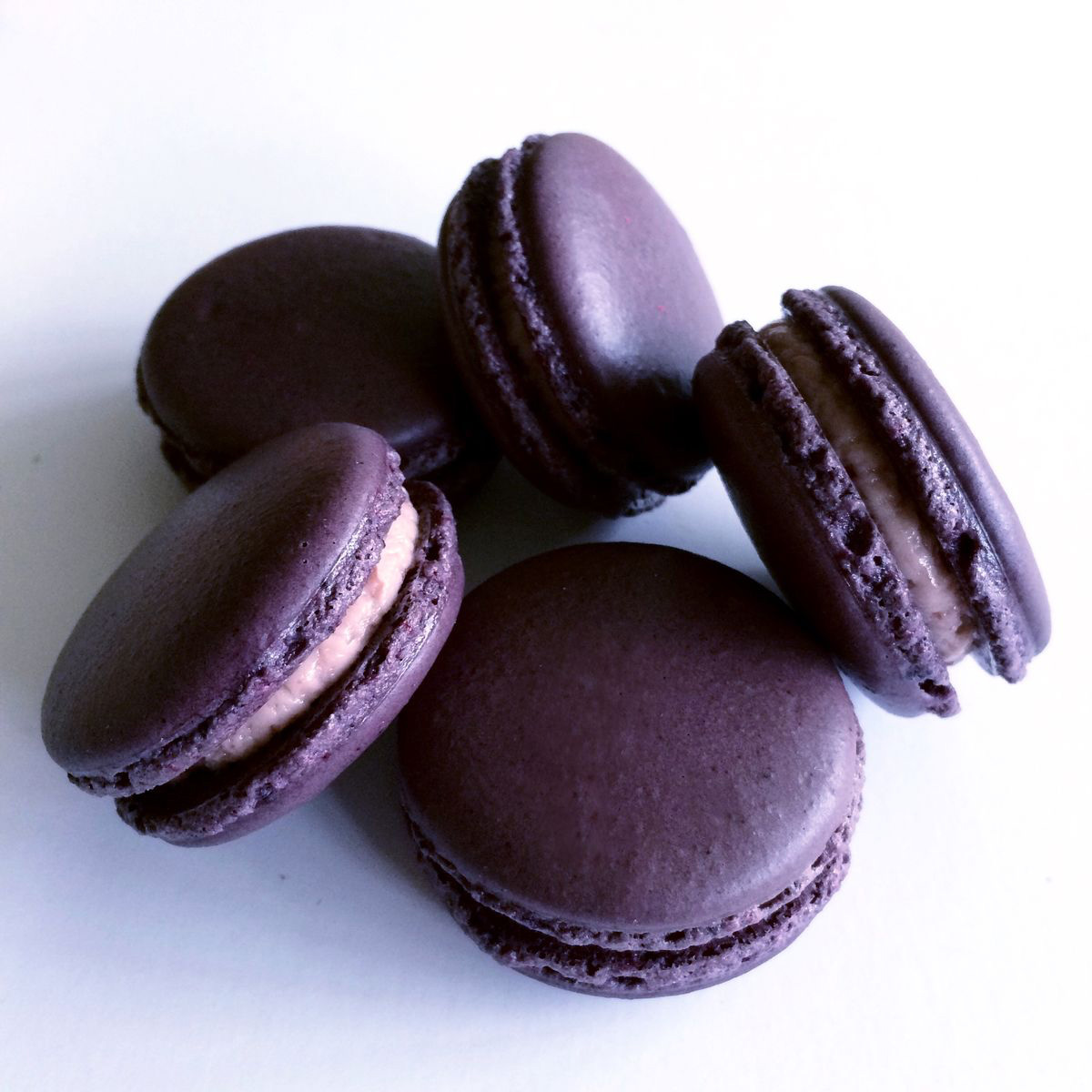 Black-Currant-Italian-Macrons Black Currant Italian Macrons - Image 1