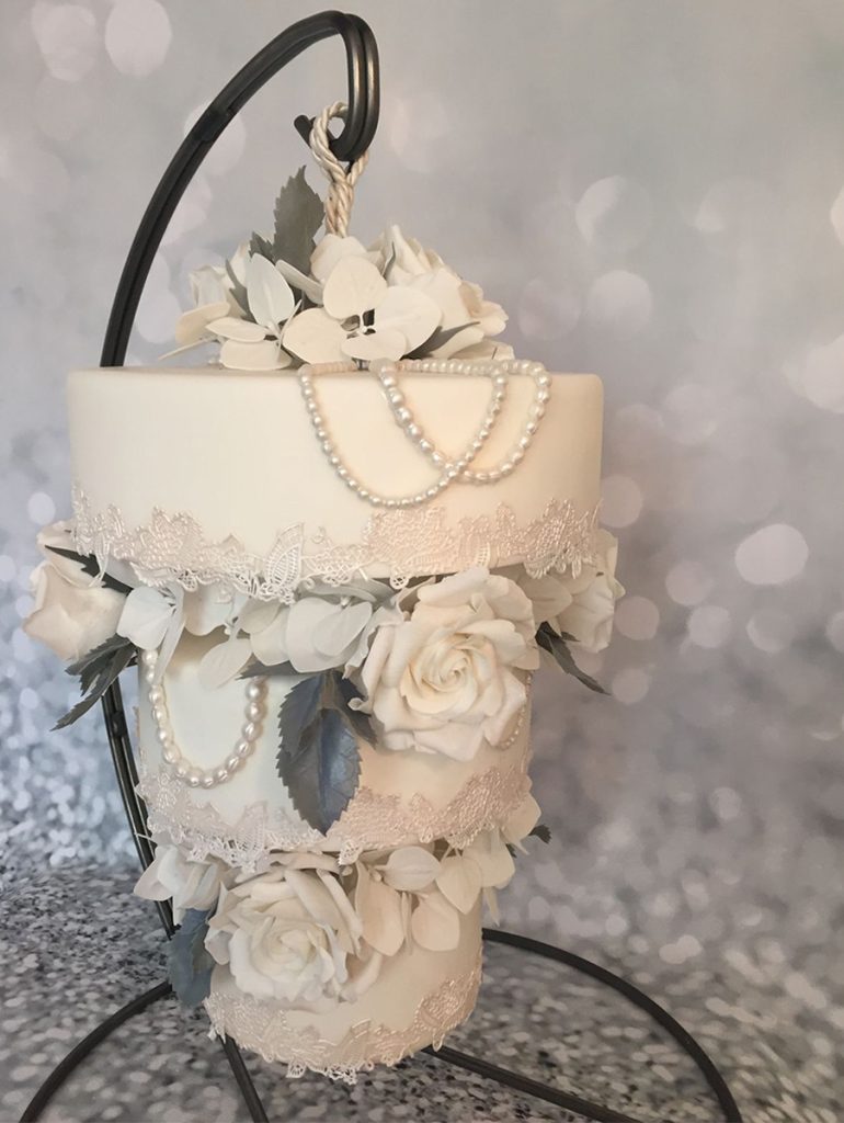 Cake with White Roses with Pearls