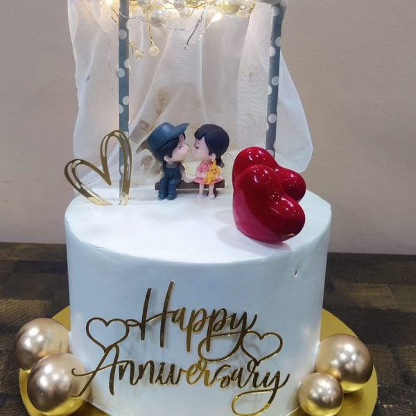 Couple Anniversary Cake