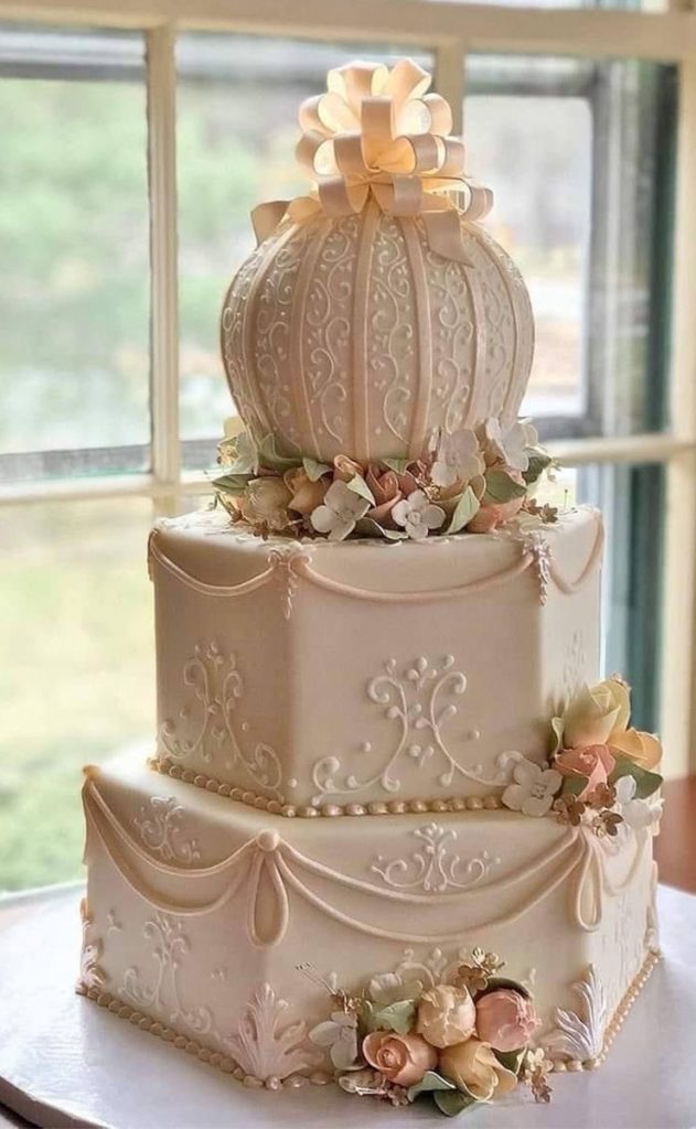 Customized Multi Tier Wedding Cake