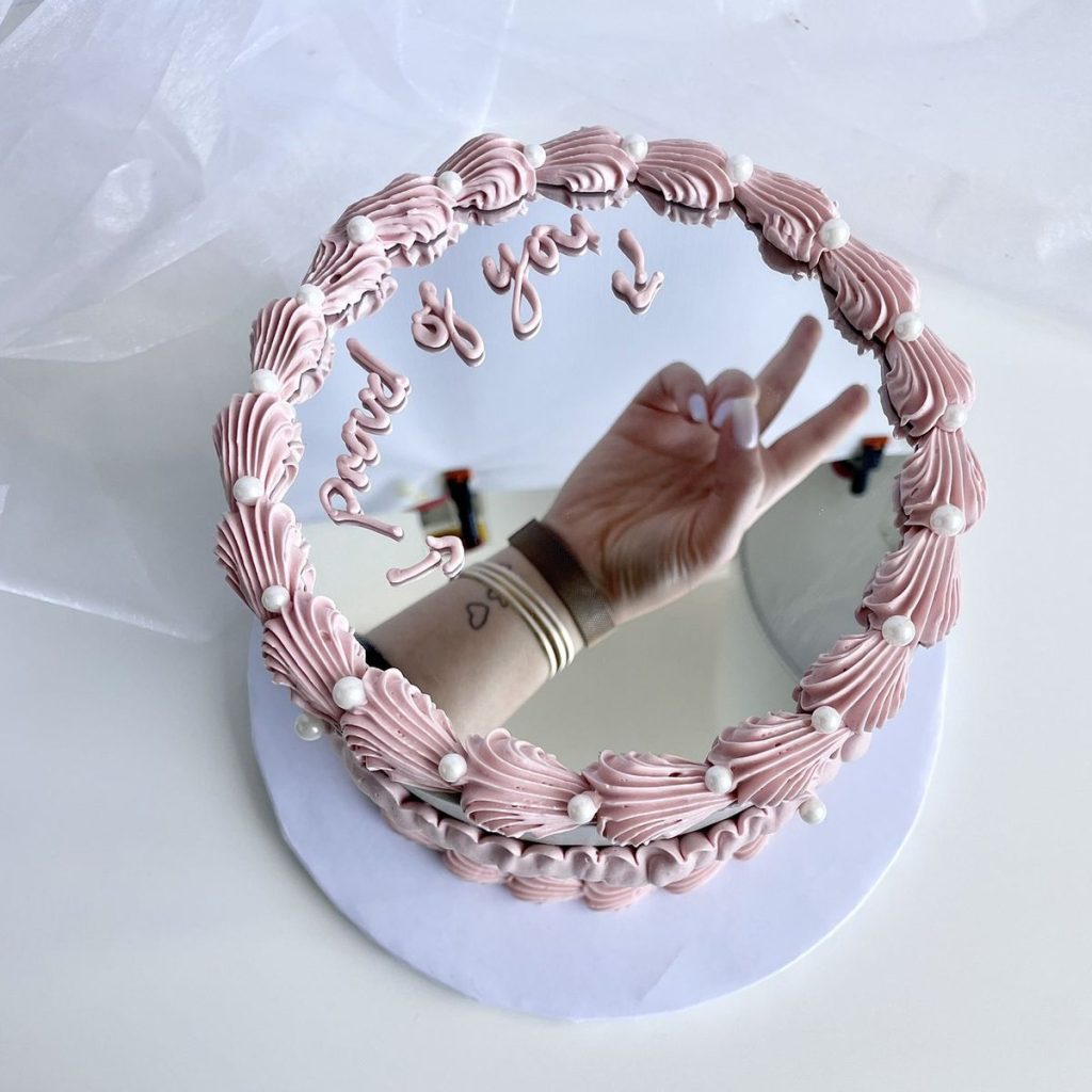 Mirror Selfie Cake