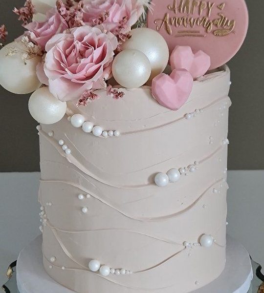 Royal Elegant Anniversary Cake