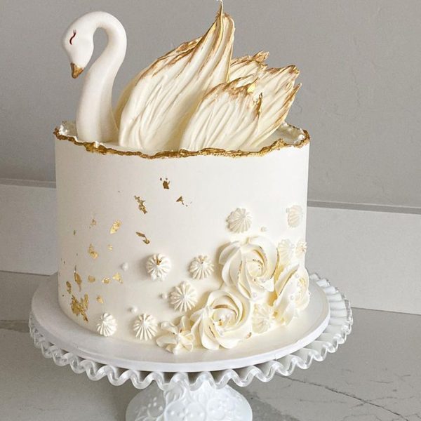 Swan Designer Cake