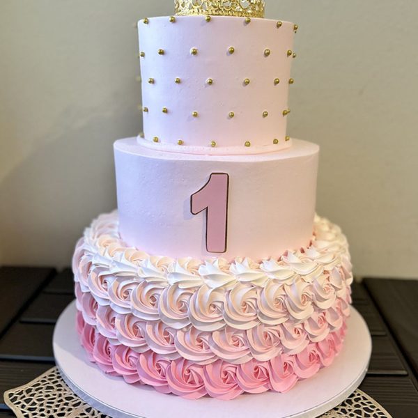 Swirl with Crown Theme Cake