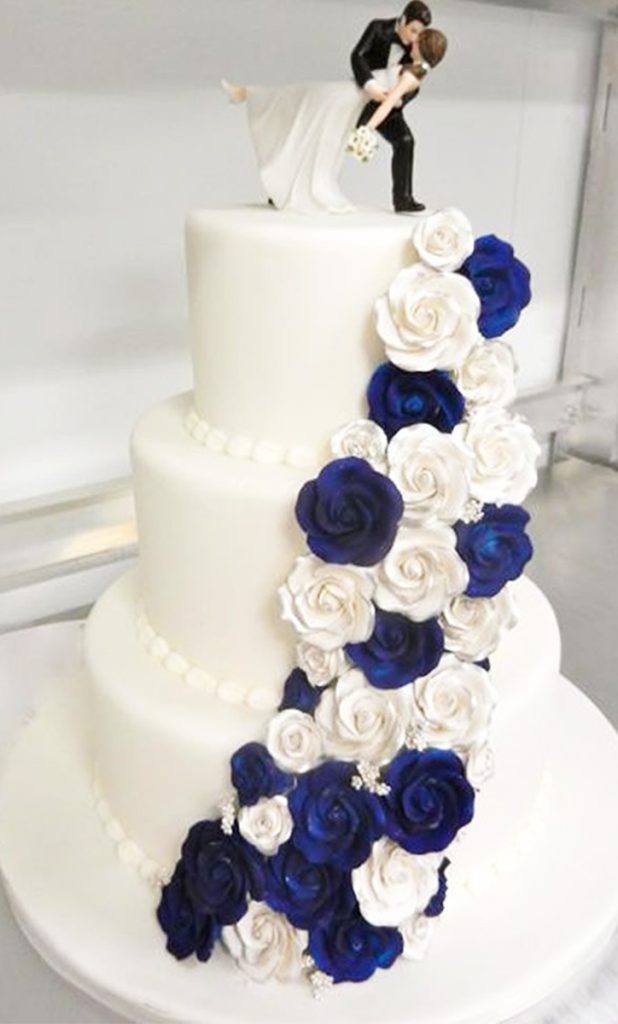White and Navy Blue Roses Theme Wedding Cake